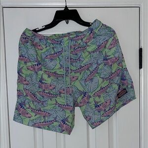 Vineyard vines Colorful Fish Print men’s Swim trunks